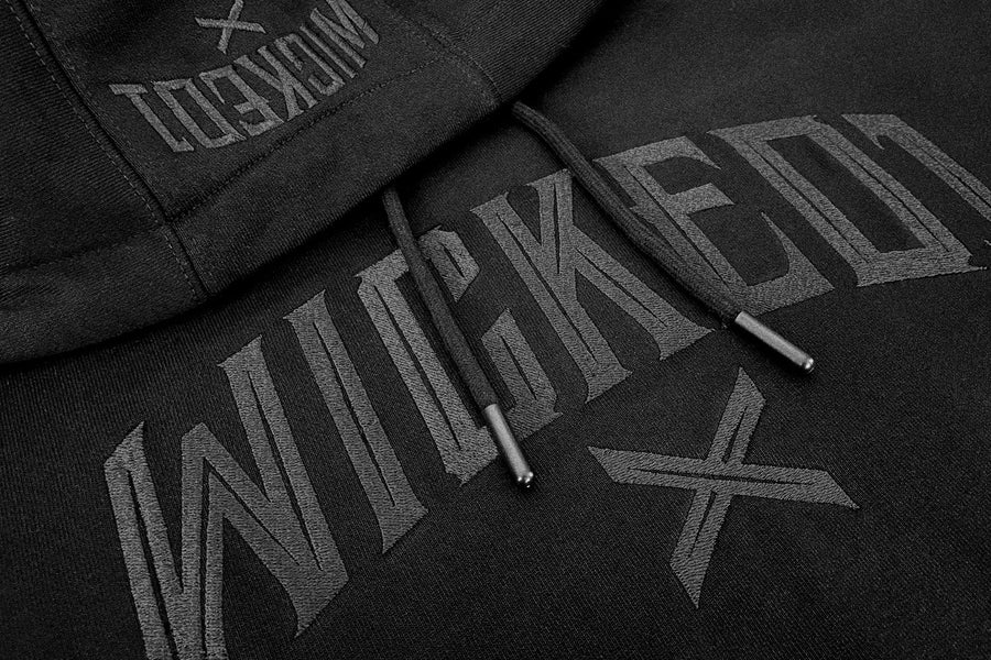 Univers Wicked One : hoodie brodé, matière