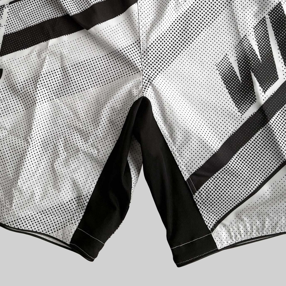 MMA short Eager Otoshi blanc